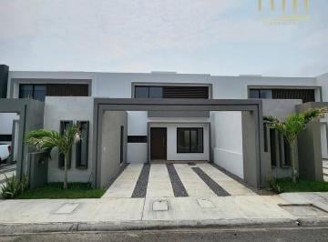 Casa · 153m² · 3 Recámaras · 2 Estacionamientos · Venta de Casa en Fraccionamiento Lomas de La Rioja