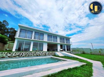 Casa · 1314m² · 8 Recámaras · 10 Estacionamientos · Casa - Pueblo El Lencero