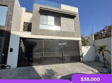 Casa de 3 habitaciones, General Escobedo · Casa en Renta Privada Victoria (Priv. del Canada)