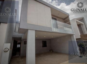 Casa · 160m² · 3 Recámaras · 2 Estacionamientos · Hermosa Cas en Venta La Finca, Animas.
