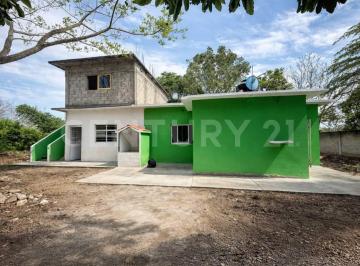 Casa · 105m² · 3 Recámaras · 4 Estacionamientos · Casa con Terreno en Venta en Chachalacas, Veracruz