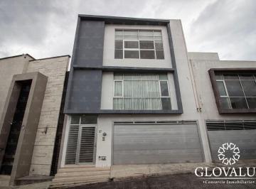 Casa · 282m² · 3 Recámaras · 2 Estacionamientos · Casa en Venta en Fraccionamiento Monte Magno Xalapa