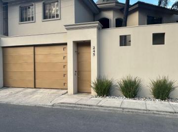 Casa de 4 habitaciones, San Pedro Garza García · Casa en Venta Lomas del Valle, San Pedro Garza Garcia
