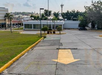 Local comercial · 685m² · Local