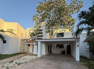 139307867869580e6cd73de2680d387a5b839ee1b65ef66889af1f7aa69538e0 · Casa de 3 Recámaras con Piscina, en Residencial Cocoyoles.