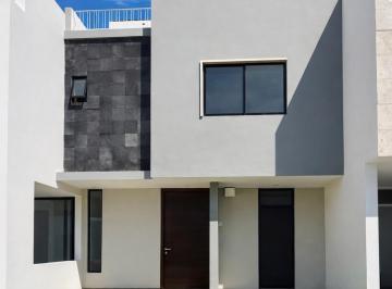 Casa · 125m² · 3 Recámaras · 2 Estacionamientos · Casa Av Madeiras