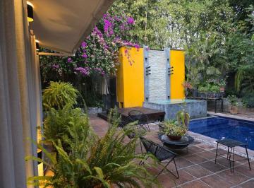 Casa de 5 habitaciones, Xochitepec · Casa en Venta con Alberca y Jardin en Pueblo Magico Xochitepec Centro Morelos
