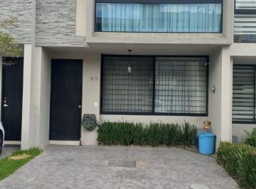 Casa de 2 habitaciones, Zapopan · Casa en Renta en Santa Ana Tepetitlan, Zapopan, Jalisco.