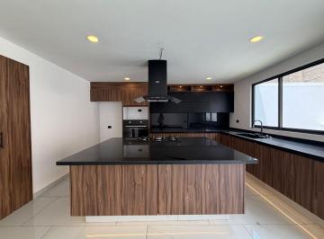 Casa · 326m² · 4 Recámaras · 2 Estacionamientos · Casa en Pre Venta en Lomas de Angelopolis III, Cascatta, 4 Recamaras Una en Planta Baja