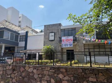 Casa uso de suelo de 12 habitaciones, Guadalajara · Casa en Renta. Ladron de Guevara