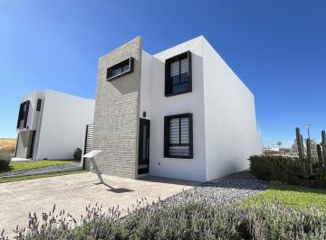 Casa · 112m² · 4 Recámaras · En Venta Casa a Estrenar en Aguascalientes Norte! Modelo Rioja!