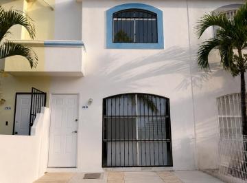 Casa de 4 habitaciones, Benito Juárez · Casa en Venta en Porto Bello Sm 55 | 3 Recámaras + Estudio | Ubicación Céntrica en Cancún