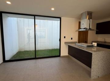 Casa · 170m² · 3 Recámaras · 2 Estacionamientos · Casa en Venta en Fracc. Dávica, San Pedro Cholula, Puebla