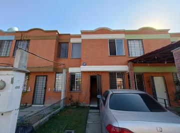 Casa en condominio de 3 habitaciones, León · Casa en Venta Jardin de Versalles 3 Recamaras 2 Baños 1 Estacionamiento Cocina Integral Area Juego