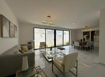 Casa · 268m² · 3 Recámaras · 3 Estacionamientos · Casa en Lomas del Campanario