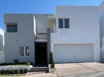 Casa de 4 habitaciones, Chihuahua · Casa Venta en Bosques de San Franciscoen Chihuahuafraccionamiento Privado de Alta Plusvalía
