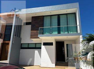 Casa · 200m² · 4 Recámaras · 2 Estacionamientos · Casa en Coto Platino
