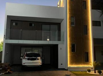 Casa · 3 Recámaras · Casa en Fraccionamiento Lomas de Angelópolis
