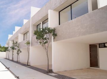 Casa · 73m² · 3 Recámaras · 2 Estacionamientos · Casa Tipo Townhouse en Venta Al Norte de Mérida, Montebello.