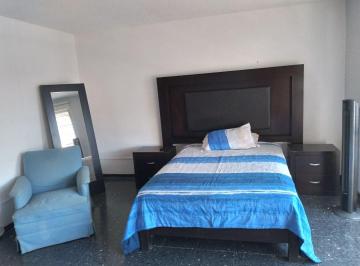 Departamento compartido de 1 habitación, Zapopan · Cuarto Amplio en Casa, C/baño y Estacnmiento. Exclusivo Hombre. Cerca La Perla