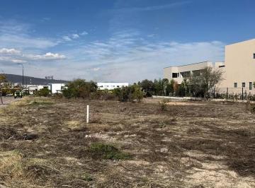 Terreno / Lote , Querétaro · Precioso Terreno de Esquina Frente en El Campanario