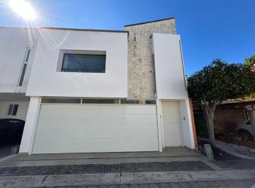 Casa · 165m² · 3 Recámaras · 2 Estacionamientos · Venta de Casa en El Fraccionamiento Molino de Santo Domingo en Puebla, 3 Recamaras con Baño c/u