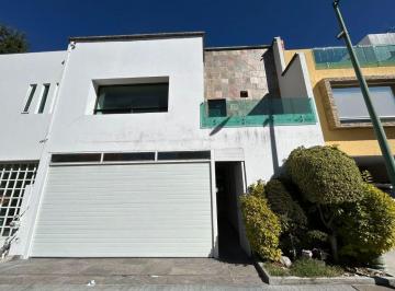 Casa · 165m² · 4 Recámaras · 2 Estacionamientos · Venta de Casa en El Fraccionamiento Molino de Santo Domingo en Puebla, Cuatro Recamaras con Baño c/u