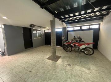 Casa · 275m² · 6 Recámaras · 3 Estacionamientos · Venta de Casa en Colonia La Paz Para Inversión Rentas Habitaciones – 6 Recámaras con Baño Propio c/u