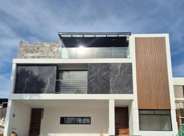 Casa · 246m² · 5 Recámaras · 3 Estacionamientos · Casa de Lujo con Diseño Premium y Vista Panorámica en Gran Reserva, Lomas de Angelópolis