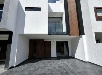Casa · 120m² · 3 Recámaras · 2 Estacionamientos · Casa en Venta en La Antigua Cementera – 3 Recámaras con Sala a Doble Altura