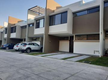 Casa de 4 habitaciones, Tlajomulco de Zúñiga · Casa en Renta en Alberi Residencial