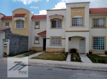 Casa · 102m² · 3 Recámaras · 2 Estacionamientos · Casa en Renta en Fraccionamiento Santa Bárbara con 3 Recámaras y Privada