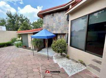 Casa · 220m² · 4 Recámaras · 4 Estacionamientos · Casa en Lomas de La Hacienda