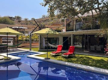 Casa · 468m² · 4 Recámaras · 2 Estacionamientos · Casa en Pueblo Tequesquitengo