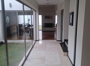 Casa de 3 habitaciones, Tlalpan · Casa de 346 m² con 3 Recámaras en Venta en Santa Úrsula Xitla