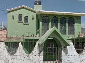 Casa de 4 habitaciones, Pachuca · Venta de Casa en Piracantos, Pachuca