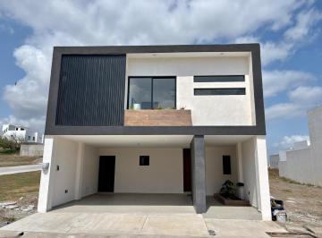 Casa · 240m² · 3 Recámaras · 2 Estacionamientos · Casa en Alvarado