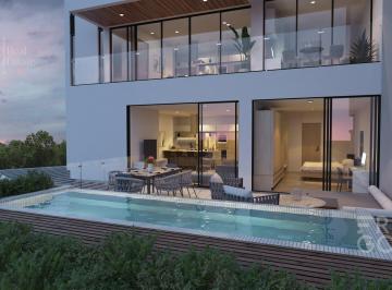 Departamento · 284m² · 3 Recámaras · 1 Estacionamiento · Penthouse en Venta en Puerto Vallarta, con Vista Al Mar.