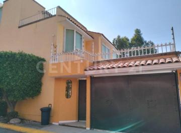 Casa · 220m² · 3 Recámaras · 2 Estacionamientos · Casa en Venta en Claustros de San Miguel