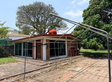 Casa · 154m² · 3 Recámaras · 4 Estacionamientos · Oportunidad Se Vende Como Terreno