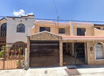 Casa de 3 habitaciones, Saltillo · Casa en Venta Guanajuato, Republica