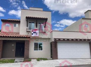 Casa de 3 habitaciones, Querétaro · Casa en Renta en Residencial La Vista, Condominio Livenza – Querétaro