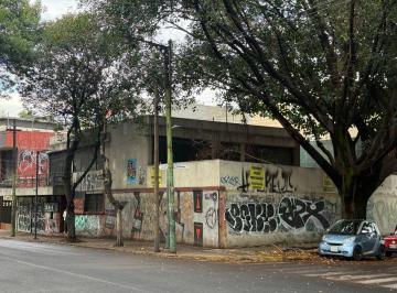 Casa de 3 habitaciones, Coyoacán · Casa en Esquina con Uso Comercial Para Todo Tipo de Negocio.