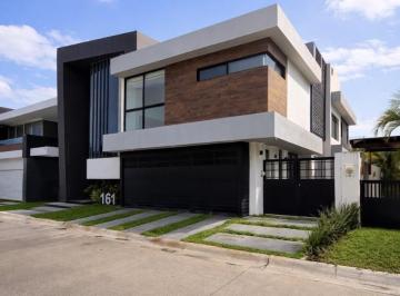 Casa · 438m² · 4 Recámaras · 2 Estacionamientos · Casa en Venta en Punta Tiburón