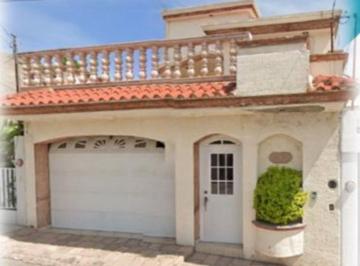 Casa de 3 habitaciones, Durango · Venta de Casa Ubicada en Privada Lomas del Parque, Durando