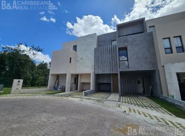 Casa · 175m² · 3 Recámaras · 2 Estacionamientos · Casa con Alberca en Venta en Arbolada