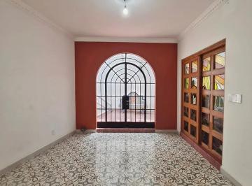 Casa de 3 habitaciones, Cuauhtémoc · Casa Renta Estilo Colonial Californiano (Colonial Revival) Frente a Fuente