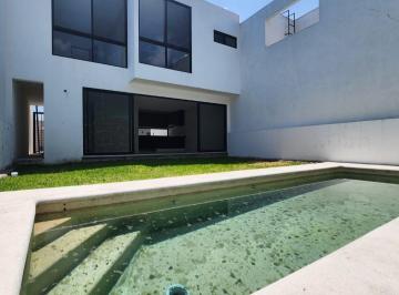 Casa · 180m² · 3 Recámaras · 2 Estacionamientos · Casa en Venta en Fraccionamiento Vigilancia 24/7 a 2 Min del Zócalo de Jiutepec