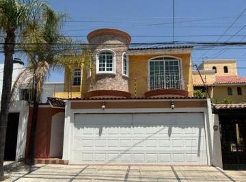 Casa · 405m² · 6 Recámaras · 3 Estacionamientos · Casa en Venta en La Estancia $12’750,000 Pesos