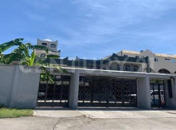 Casa · 618m² · 6 Recámaras · 12 Estacionamientos · Casa en Venta Puerto Juarez - Punta Sam, Cancún